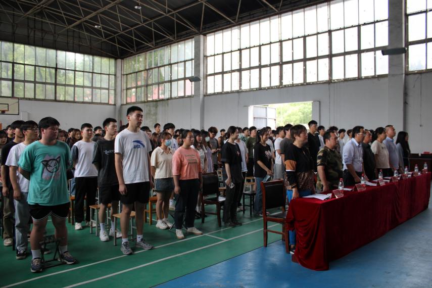 我校举办2022-2023学年“五四”表彰大会暨文艺汇演