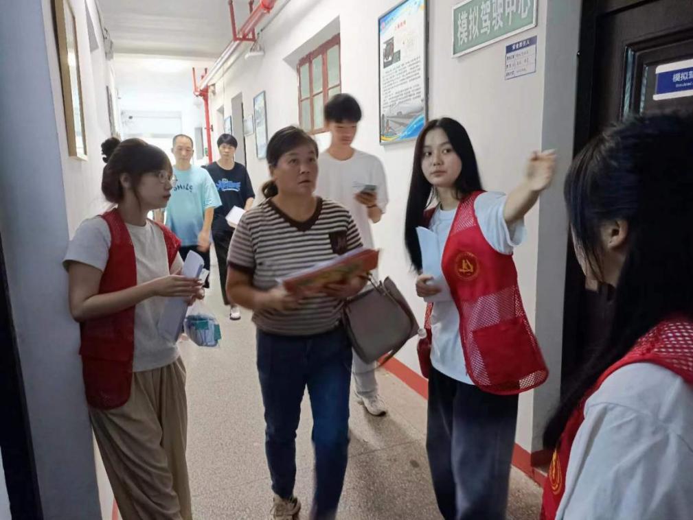 我校顺利开展迎接2023级新生报道工作
