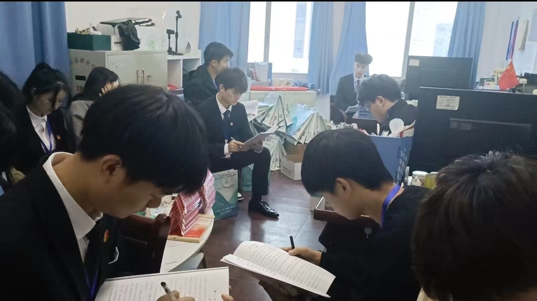 同心聚力学代会 逐梦青春向未来  ——我校第十二次学生代表大会胜利召开