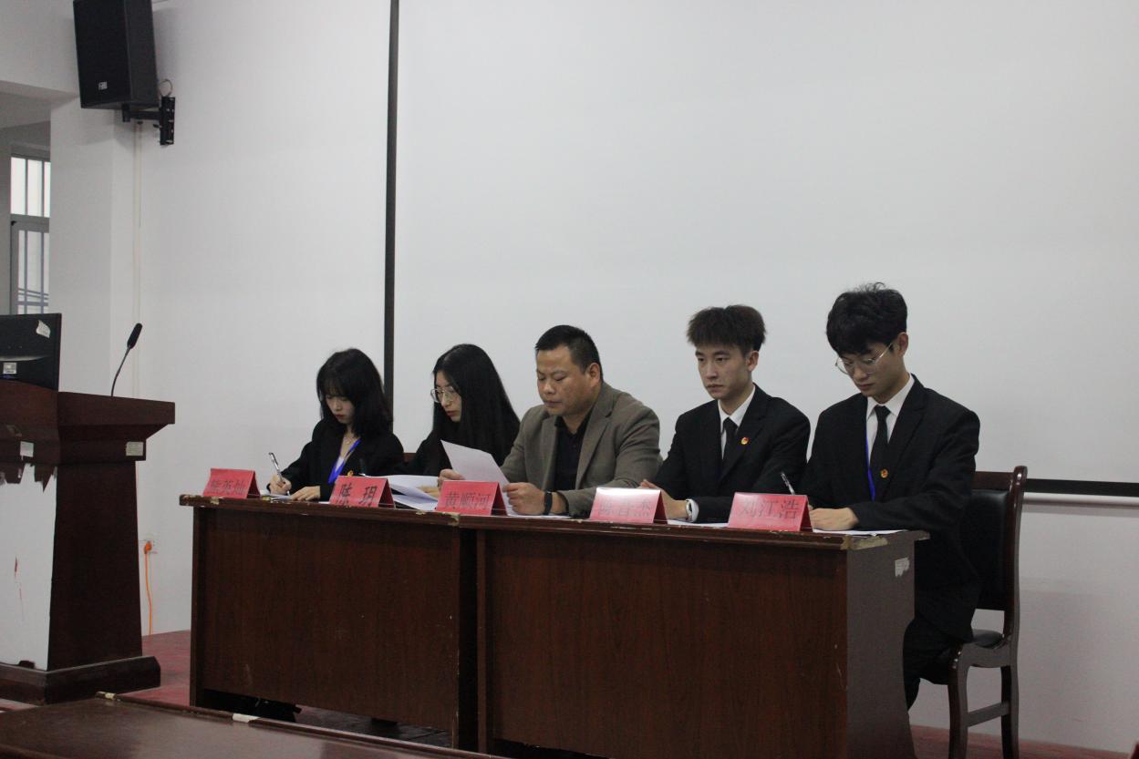同心聚力学代会 逐梦青春向未来  ——我校第十二次学生代表大会胜利召开