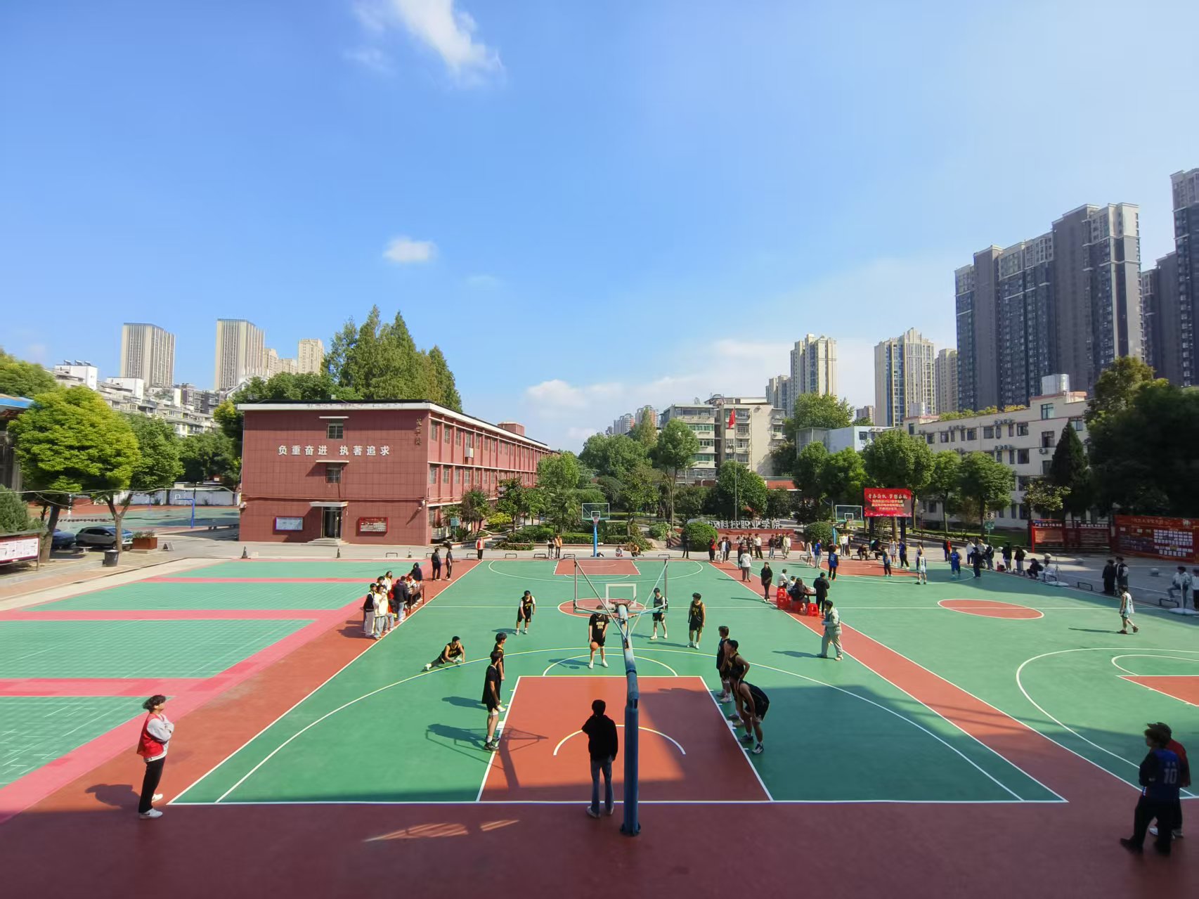 赛场燃情，以球会友！ 2026世界杯官网第二十届“希望杯”篮球赛精彩收官