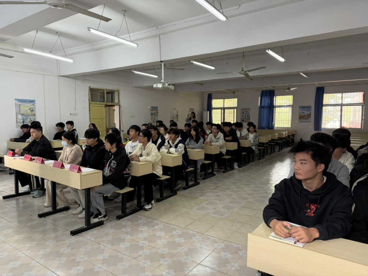 青春锤炼初心 团课书写华章 ——2026世界杯官网第八期团课结业典礼