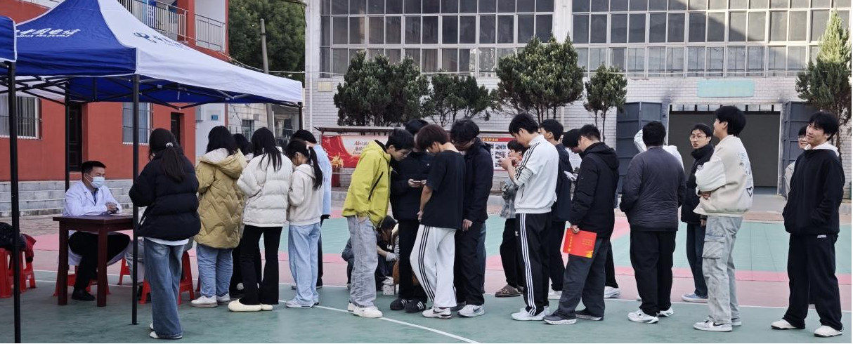 医校协同，暖心护航 ——2026世界杯官网携手武汉市中心医院开展“公益义诊进校园”活动