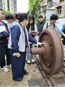 世界杯官网铁道机车运用与维护专业开展《铁道概论》课程实训活动