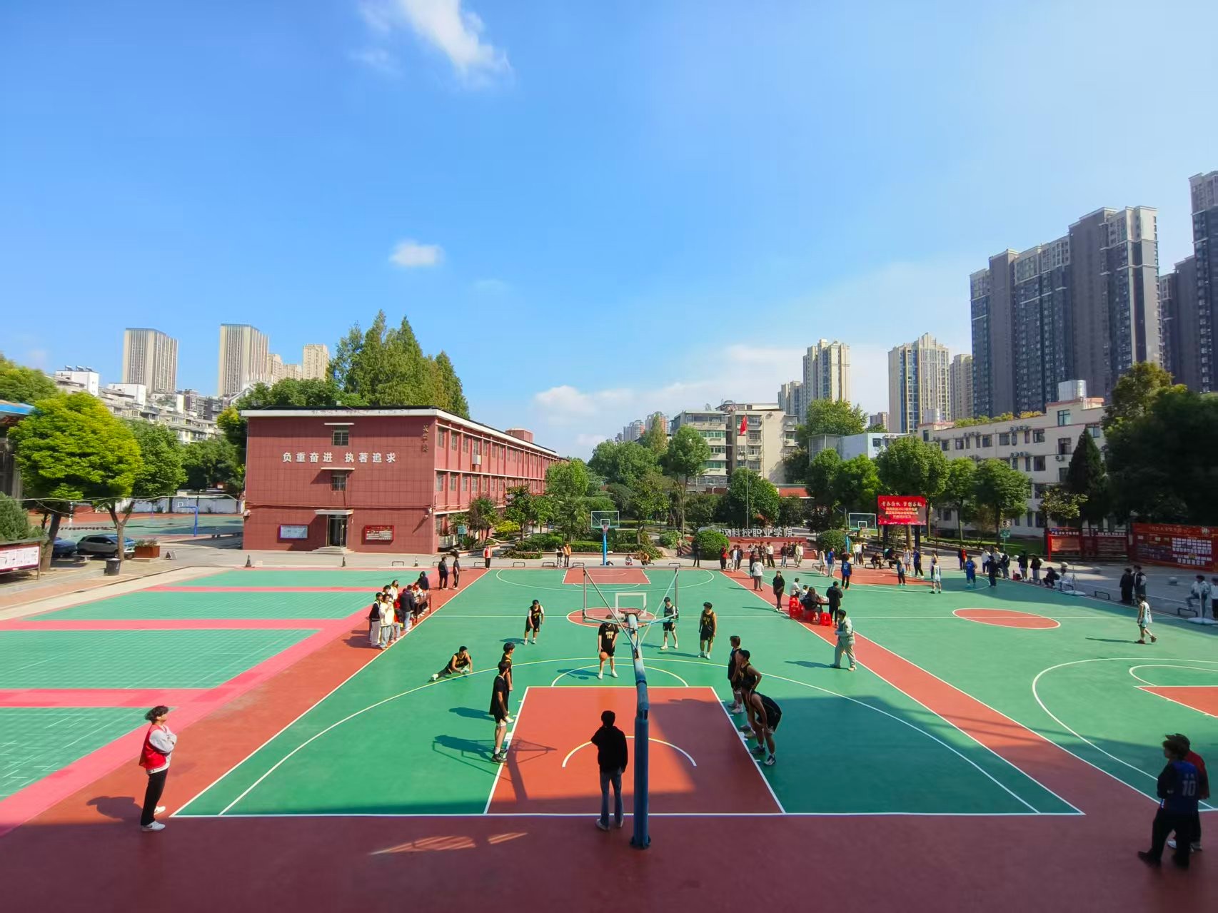 赛场燃情，以球会友！ 2026世界杯官网第二十届“希望杯”篮球赛精彩收官