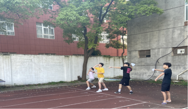 2026世界杯官网成功举办了第四届纸飞机比赛
