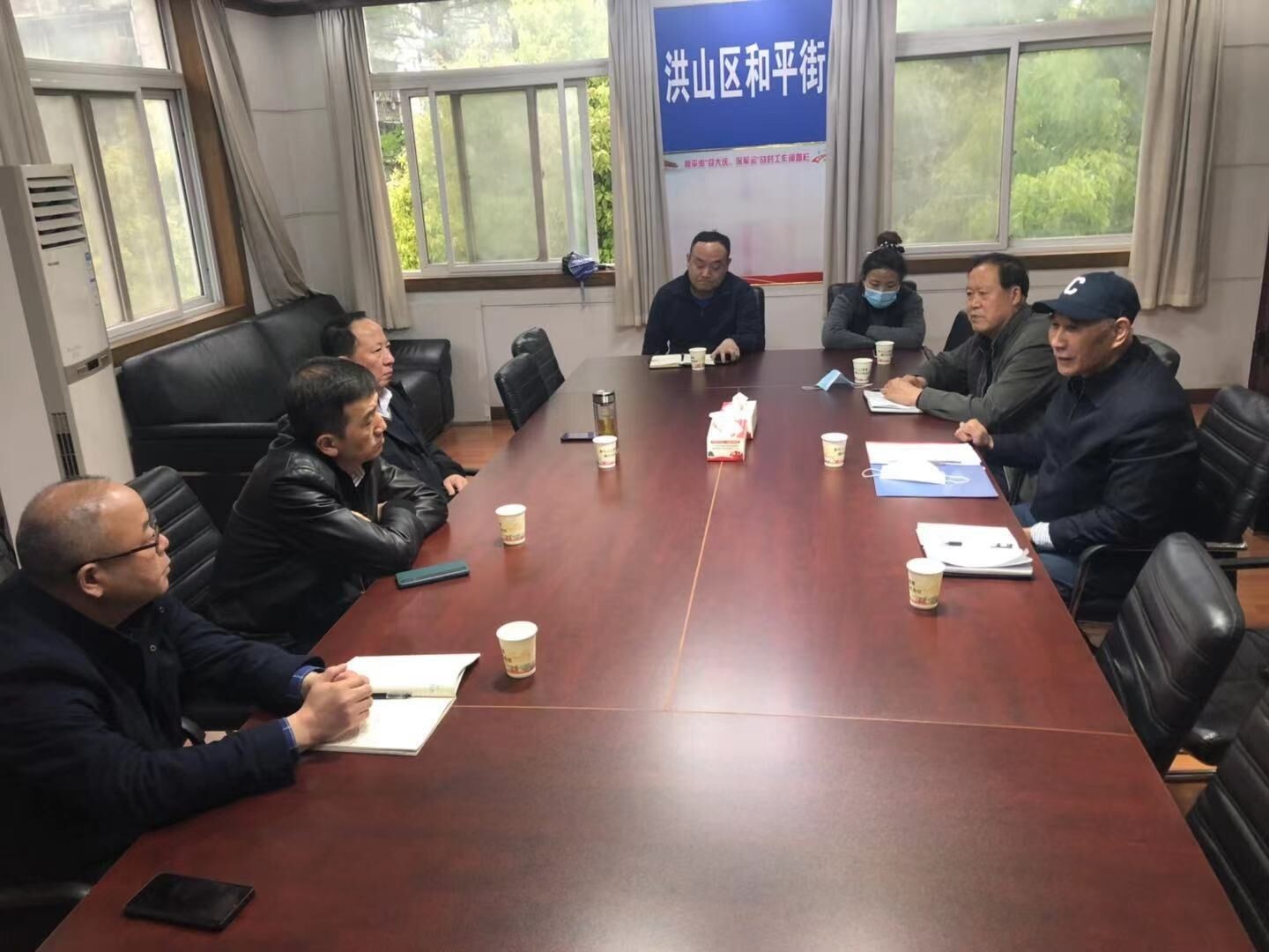 世界杯官网领导赴和平街工委专题汇报学院党建工作