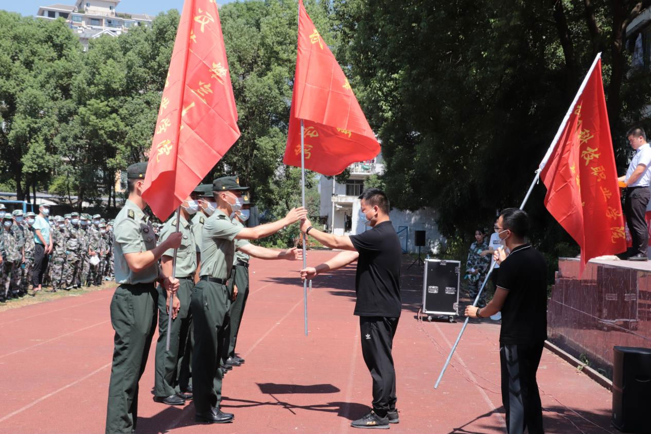 我校新生军训开营仪式圆满落幕