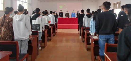 世界杯官网举行第32期业余党校开班仪式